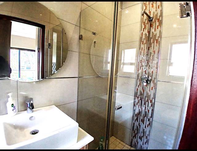 4 BEDROOM GOLF ESTATE FOR SALE IN BLUE VALLEY GOLF ESTATE